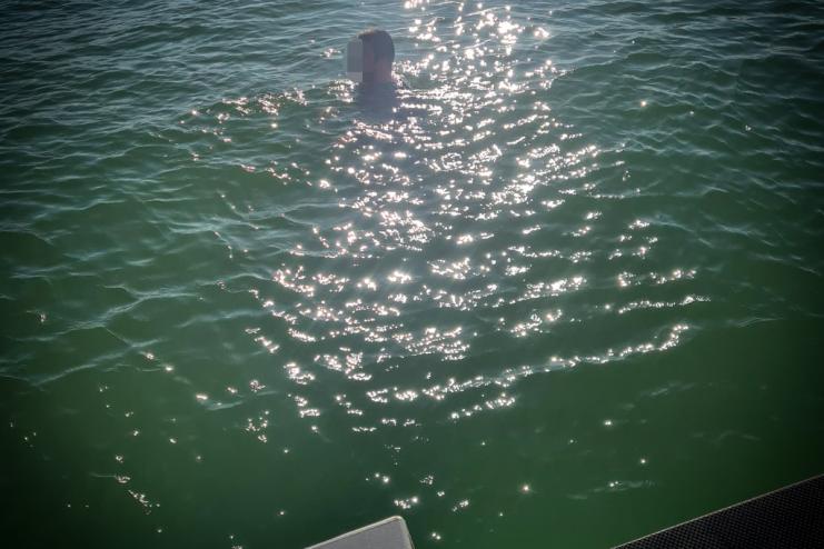 "Вода не пробачає помилок": на Одещині рятувальники витягли чоловіка з відкритого моря