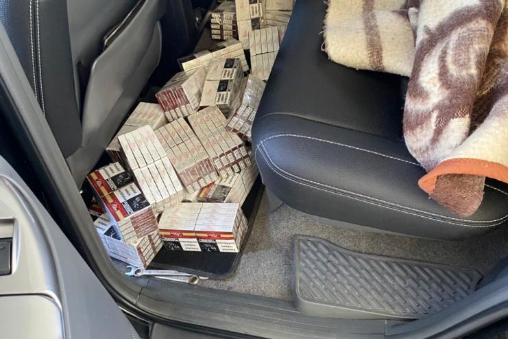 На Болградщині прикордонники виявили цигарки, сховані під ковдрою