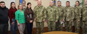 «Зміїний вдома»: родини звільнених із полону прикордонників зустрілися з Головою Держприкордонслужби