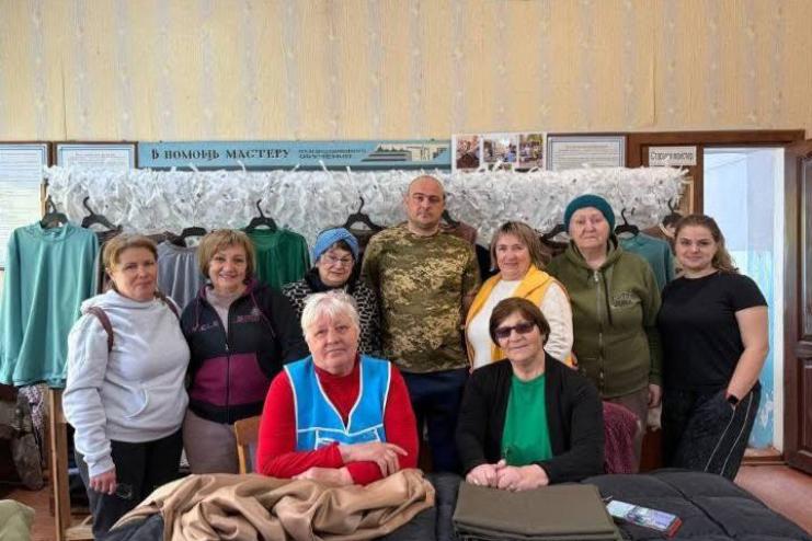 Дівчата, які тримають тил: волонтерський центр «Єдність» та їхня щоденна боротьба за комфорт захисників.