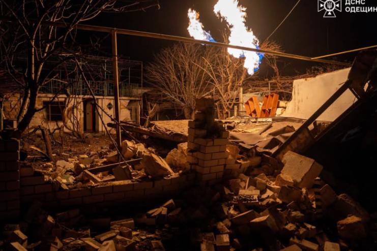Вночі ворог атакував Одещину ударними безпілотниками: пошкоджено житло та газову трубу