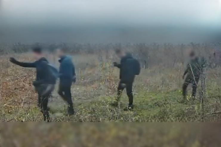 Заплатили 42 тисячі доларів за “втечу” з країни, але дісталися лише до рук прикордонників