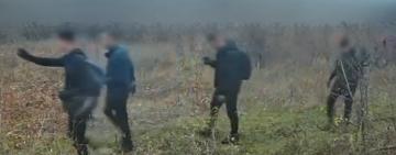 Заплатили 42 тисячі доларів за “втечу” з країни, але дісталися лише до рук прикордонників