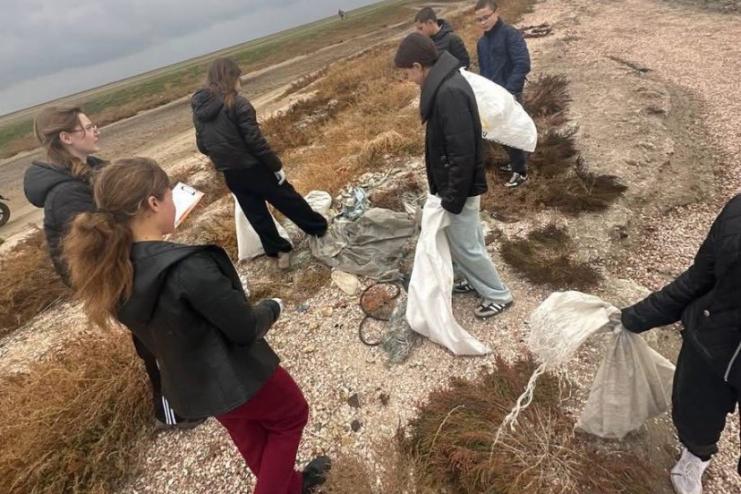 Діти Лиманської громади долучилися до акції «Чисті береги»