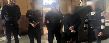 Одеські поліцейські відправили на лаву підсудних двох зловмисників, які «вибивали» з незнайомця 10 тисяч доларів надуманого боргу
