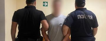 Одеські поліцейські відправили на лаву підсудних 19-річного хлопця, який вимагав неіснуючий борг з незнайомця