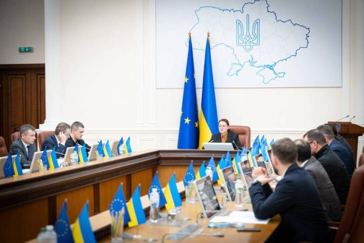 Уряд затвердив механізм виплати за програмою «Зимова підтримка» — одноразово 1 000 грн кожному громадянину