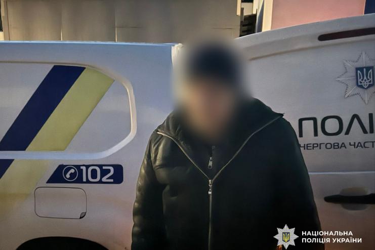 Через відмову пригостити алкоголем ударив ножем: у Татарбунарах затримали чоловіка, який поранив знайому