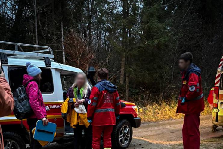 Осінній похід на гору закінчився для одеситки порятунком рятувальників