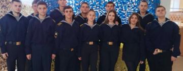 Здобувачі Дунайського інституту долучилися до плетіння маскувальних сіток для військових