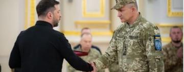 Президент вручив «Золоту Зірку» бойовому льотчику, який звільняв Зміїний, Київщину, Харківщину та Херсонщину