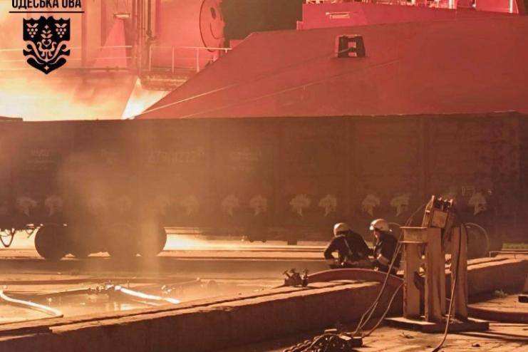 Окупанти атакували енергетичну та портову інфраструктуру Одещини: стались пожежі, постраждала одна людина