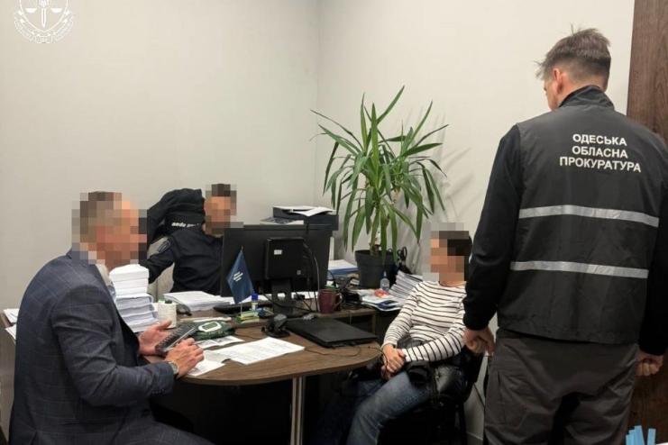 В Одесі викрили схему заволодіння квартирами: під підозрою — колишній суддя та подружжя спільників