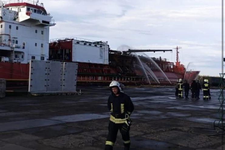 Пожежу на танкері в порту Ізмаїл ліквідовано: ситуація під контролем