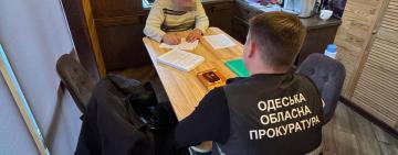 Контрабанда лісу на кордоні з Молдовою: прокуратура повідомила про підозру трьом учасникам схеми, серед них — депутат