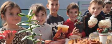 У ПРИКОРДОННІЙ ГІМНАЗІЇ ТАРУТИНСЬКОЇ ГРОМАДИ ЗІБРАЛИ 9 000 ГРН НА ДОПОМОГУ ЗАХИСНИКАМ