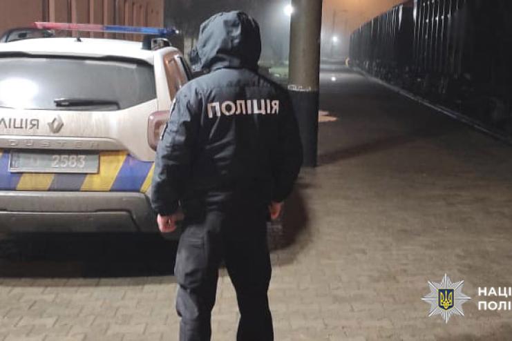 Поліцейські з’ясовують обставини трагічної загибелі жінки на залізниці в Одеській області