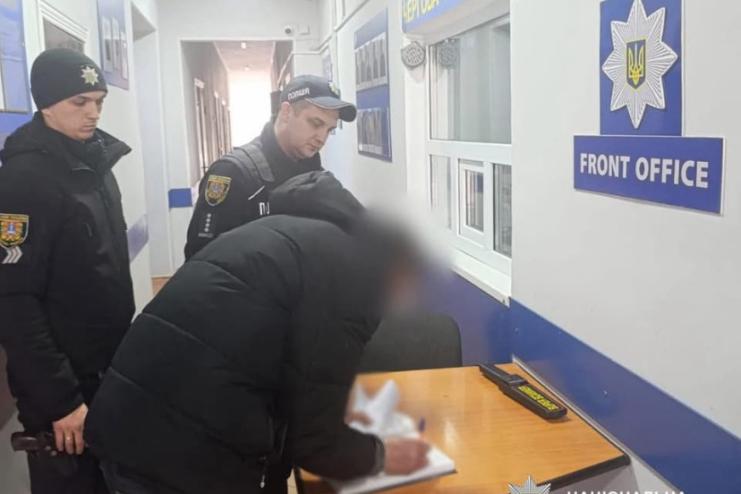 Поліцейські викрили та затримали 37-річного жителя Подільського району за незаконне поводження з бойовими припасами