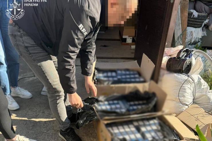 На Одещині засудили чоловіка, який торгував контрафактними сигаретами та легалізував майже 8 мільйонів гривень