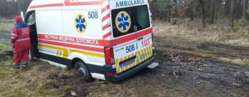 «Це питання життя»: депутати облради  ініціюють ремонт аварійних доріг Одещини, що затримують приїзд медиків