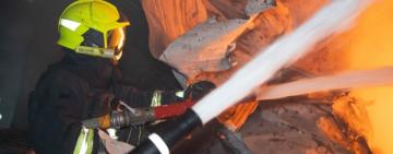 Черговий удар по Одесі: є постраждалі, руйнування та масштабна пожежа