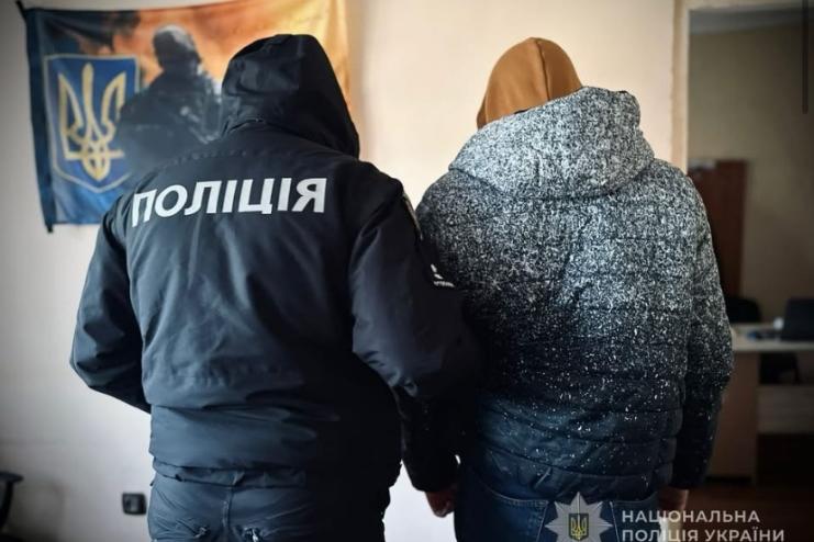 В Одесі затримали чоловіка, який стріляв з пістолета та погрожував людям