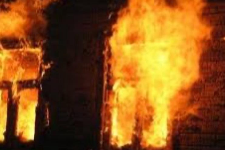 Поліцейські відправили на лаву підсудних жителя Одеського району за підпал будинку співмешканки