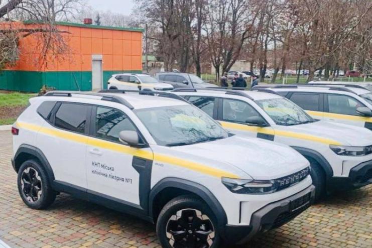 П’ять медзакладів Одещини отримали автомобілі Renault Duster для мобільних бригад ментального здоров’я