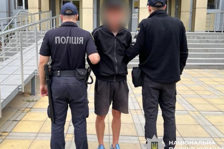 В Одесі судитимуть 23-річного чоловіка за збут зброї та боєприпасів