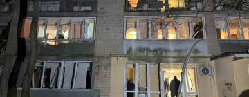 Ворог вкотре атакує цивільні обʼєкти: в Одеському районі постраждали вісім людей