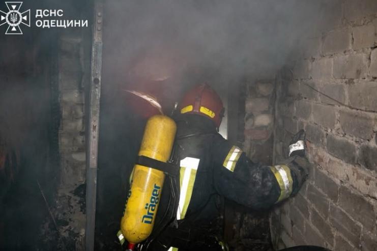 Нічна пожежа в Одесі: у Приморському районі загинули троє людей