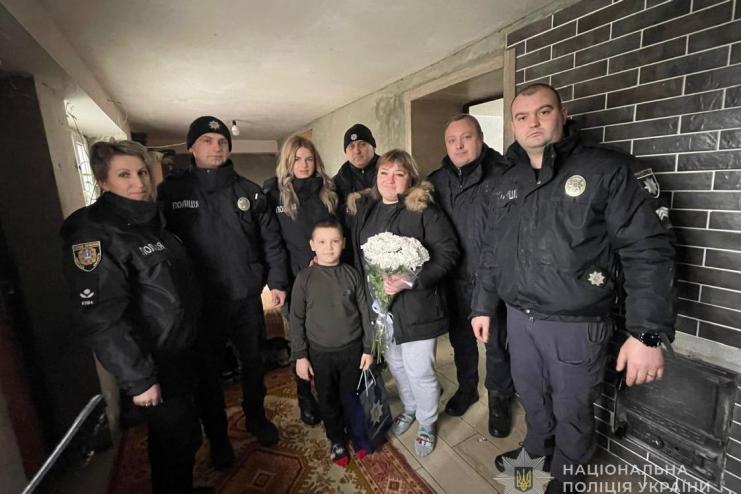 Поліцейські Одещини привітали з днем народження сина свого зниклого безвісти колеги