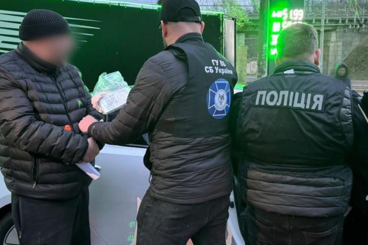 За 11 тисяч євро обіцяв «квиток» до Придністров’я: прокуратура затримала підозрюваного в організації незаконного виїзду