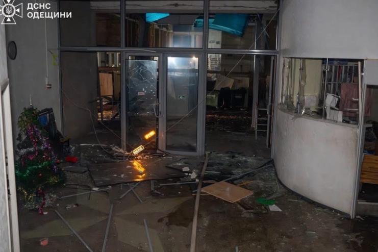Ворог знову атакував Одесу ударними безпілотниками: є постраждалі