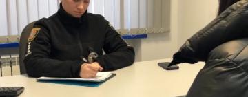 На Білгород-Дністровщині жінка залишила дворічну доньку на знайомого і зникла: поліція склала протокол