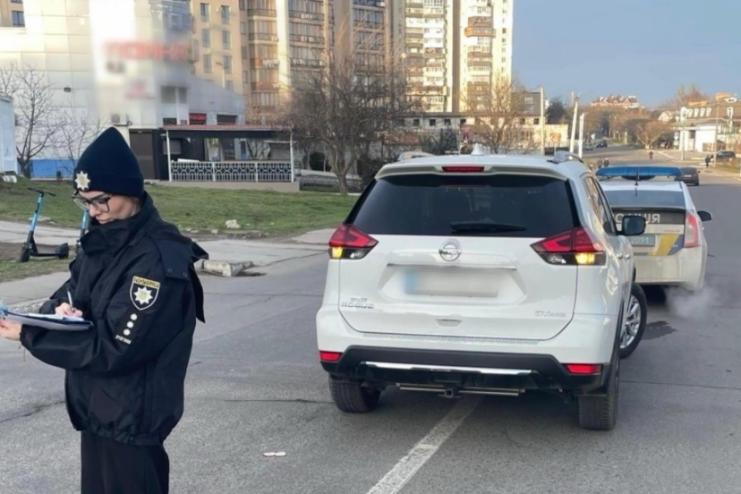 У Чорноморську водієві повідомили про підозру за наїзд на жінку з маленькою дитиною