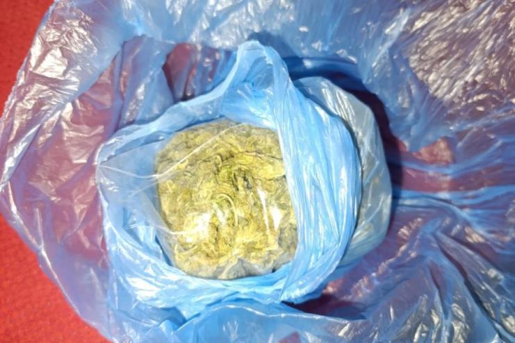 Різкий запах видав посилку: в Одесі кур’єр звернувся до поліції