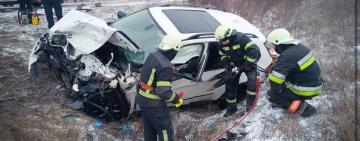 На трасі Одеса–Рені сталася ДТП за участю BMW та Volkswagen: водійку деблокували рятувальники