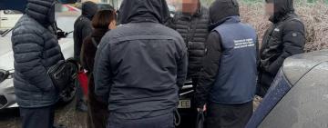 Не помітив порушення на СТО: в Одесі на хабарі спіймали чиновника райадміністрації