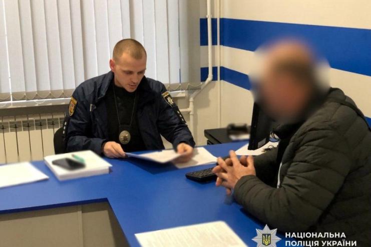 Понад 2 млн грн збитків на закупівлі дров для військових: посадовцю Білгород-Дністровської КЕЧ повідомили про підозру