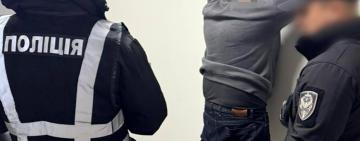 Одеського митника затримали під час отримання хабаря за «спрощене» оформлення вантажів