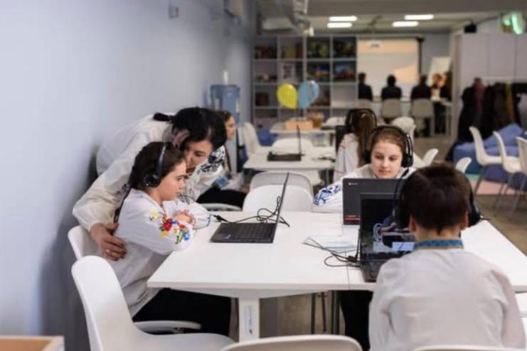 У селищі Катлабуг відкрився цифровий освітній простір для дітей та підлітків