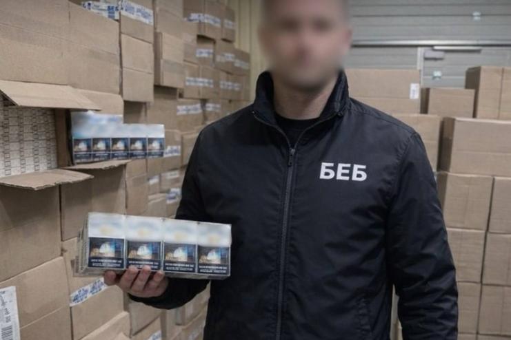В Одеській області суд м. Одеси визнав винним чоловіка, який організував збут незаконно виготовлених сигарет