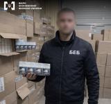 В Одеській області суд м. Одеси визнав винним чоловіка, який організував збут незаконно виготовлених сигарет