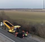 На дорогах державного значення Одещини триває ліквідація аварійної ямковості