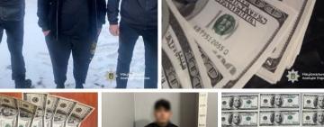 Реалізовували підроблені американські долари: на Одещині поліцейські викрили двох іноземців