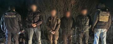 Одесити допомагали військовозобов’язаним покинути Україну: поліція затримала двох молодиків