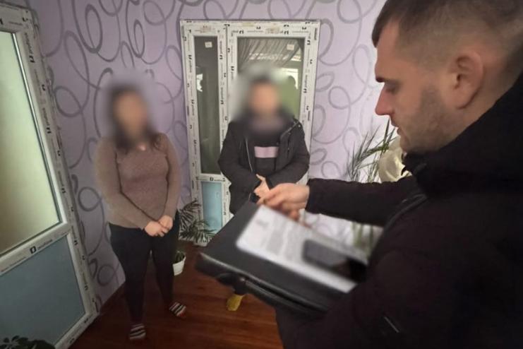 Понад 1,6 млн грн збитків під час закупівлі пелетів: поліцейські повідомили бухгалтерці відділу освіти однієї з міськрад про підозру