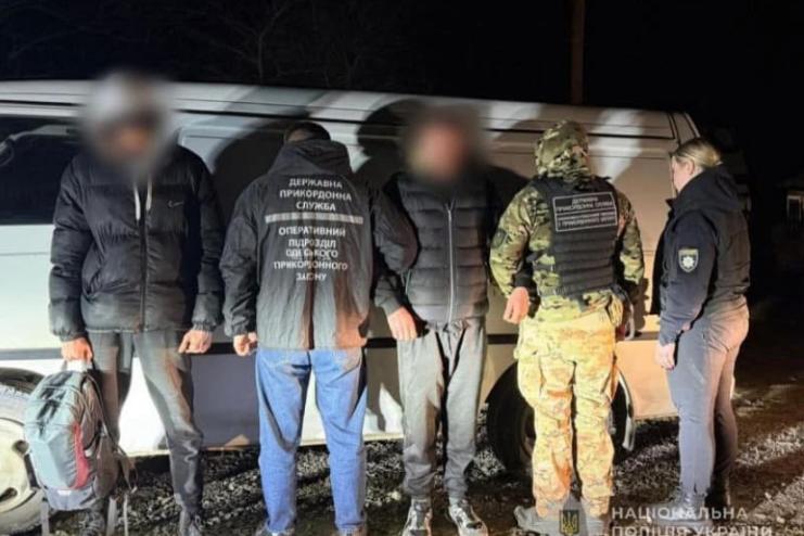 За 3,5 тис. доларів до Молдови: одеські поліцейські затримали жителя Миколаївщини, який сприяв незаконному переправленню військовозобов’язаного через державний кордон