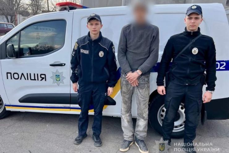 На Одещині затримали чоловіка за продаж гранат і запалів: загрожує до 7 років ув’язнення